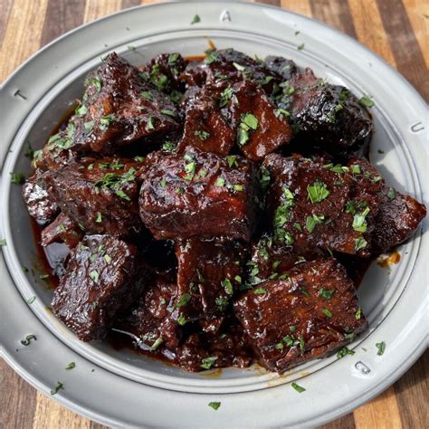 How to Make Chuck Roast Burnt Ends Obviously starting with a chuck roast, this one is almost 4 pounds. Trim most of the fat and cut it into 1 to 2 inch cubes. Put the cubes into a bowl or gallon size …
